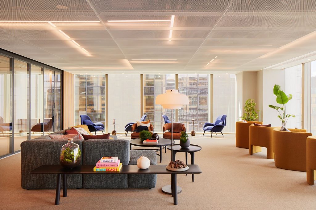 Open plan meeting space at Myo Liverpool Street outside of the private office space.